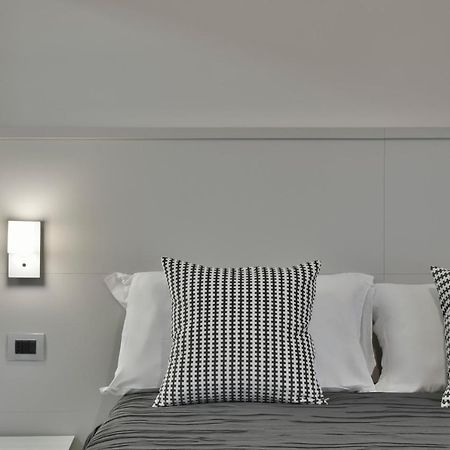 Tolomeo Rooms Laura Buitenkant foto